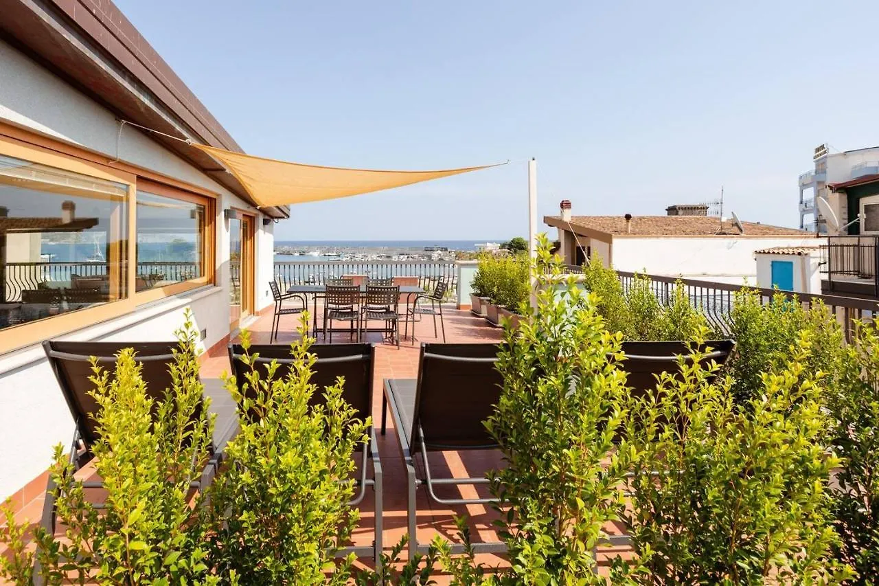 *** Szálloda Kalaskiso' Giardini Naxos Olaszország